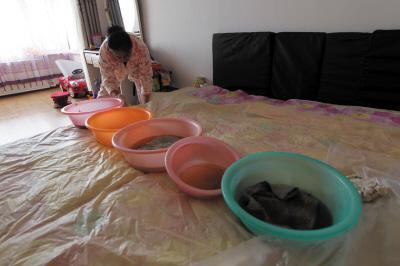 绛县楼上漏水，住户失联，小区没物管，业主维权难！律师来支招……